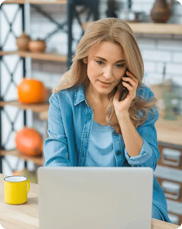 Consultant discussing home downsizing and estate planning with an older couple - Gordon's Downsizing